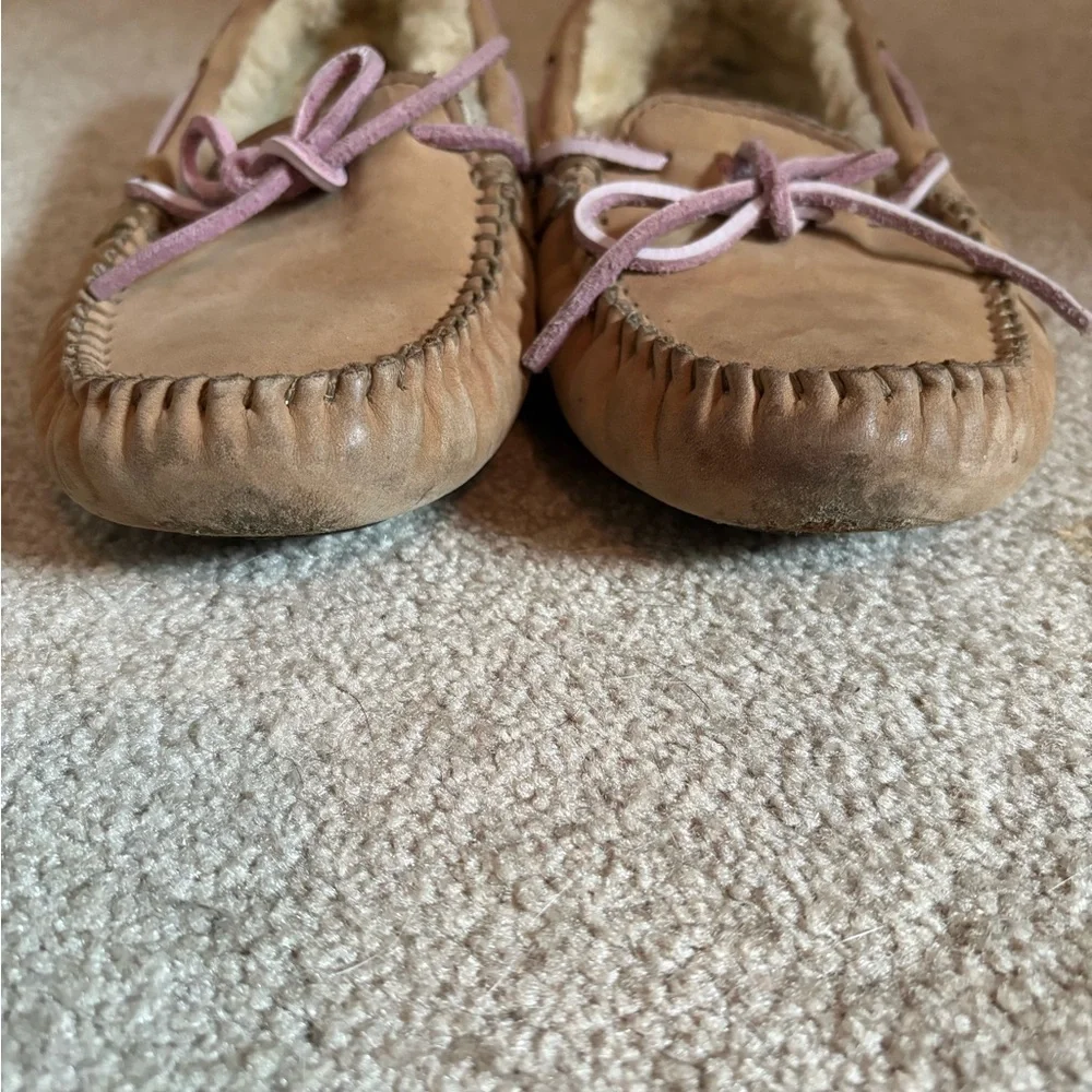 UGG Dakota Moccasin Slippers Womens Size 6 Brown Leather Indoor Outdoor - Picture 8 of 9